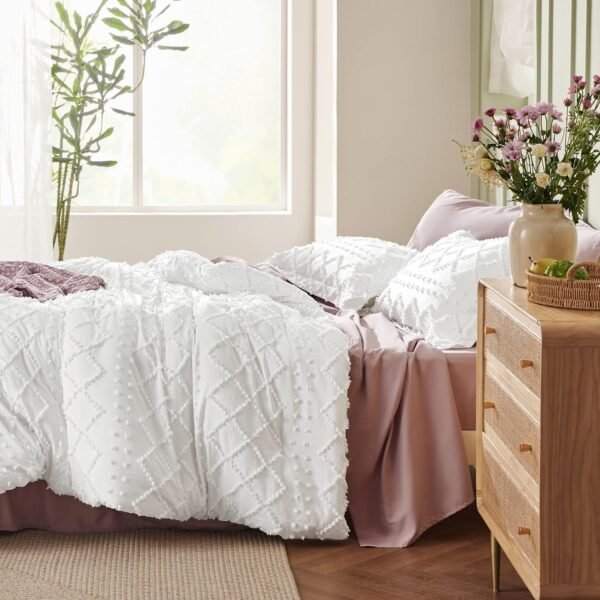 917SaQPXwML._AC_SL1500_.jpg Bedsure Queen Comforter Set - White Comforter, Boho Tufted Shabby Chic Bedding Comforter Set, 3 Pieces Vintage Farmhouse Bed Set for All Seasons, Fluffy Soft Bedding Set with 2 Pillow Shams